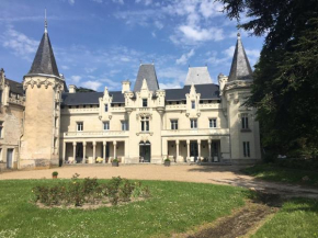 Château de Salvert - Appartement & Chambre d'Hôtes